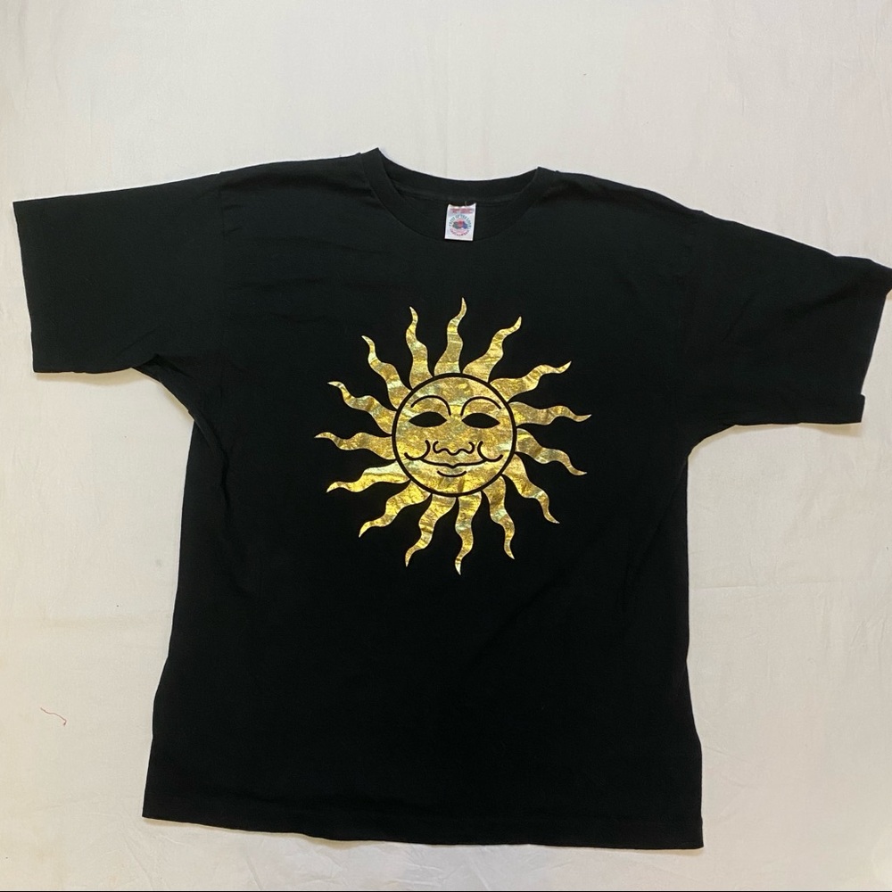 vintage metallic sun graphic tee !
